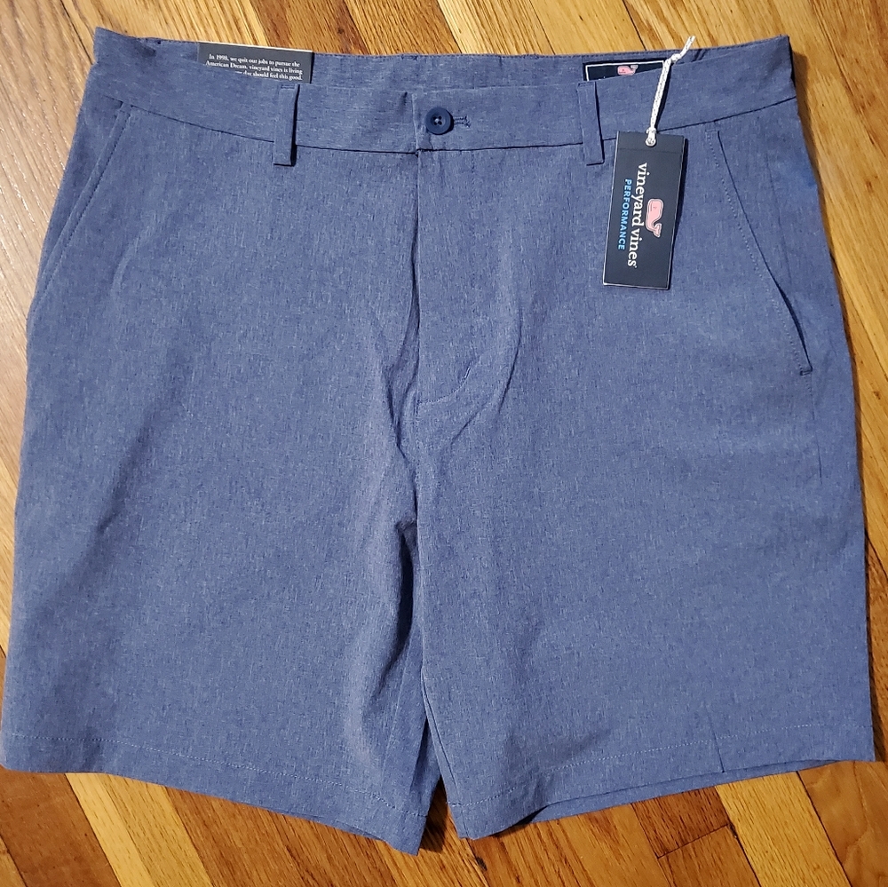 🚫SOLD 🚫 Solid Shorts Vineyard Vines